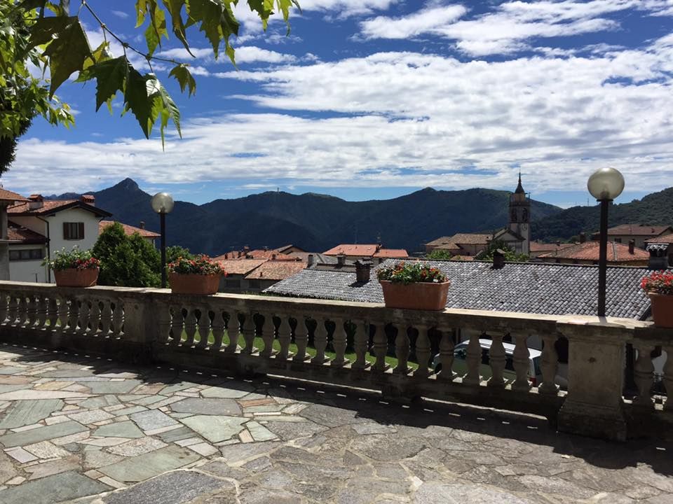 La terrazza dell'albergo Santa Valeria